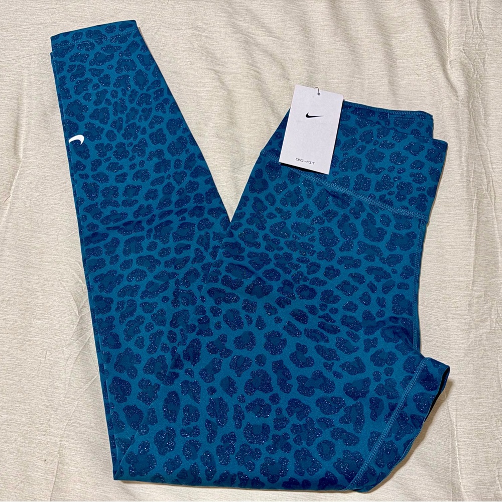 💚 NWT Nike Teal/Green Animal Print Leggings - Size Small - Mid Rise 💚